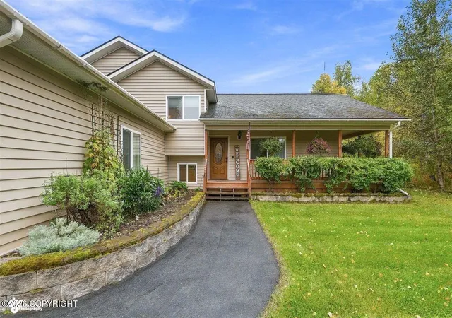 Photo 2 of Single family home for sale at 5336 E Kanoa Cir, Wasilla, AK 99654 | MLS# 26-12237 | Listing updated on 2026-10-15
