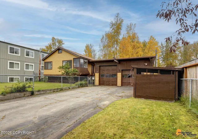 Photo 2 of Single family home for sale at 5225 E 26th Avenue, Anchorage, AK 99508 | MLS# 26-12974 | Listing updated on 2026-10-15