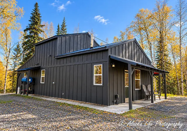 Photo 3 of Single family home for sale at 1405 Justin Dr, Fairbanks, AK 99712 | MLS# 26-12366 | Listing updated on 2026-09-25