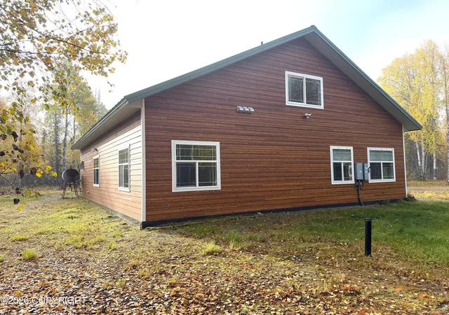 Photo 3 of Single family home for sale at 14895 E Susitna Shrs Rd, Willow, AK 99688 | MLS# 26-12407 | Listing updated on 2026-09-28
