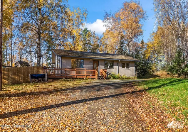 Photo 1 of Single family home for sale at 3150 N Edgewater Dr, Wasilla, AK 99623 | MLS# 26-12391 | Listing updated on 2026-10-16