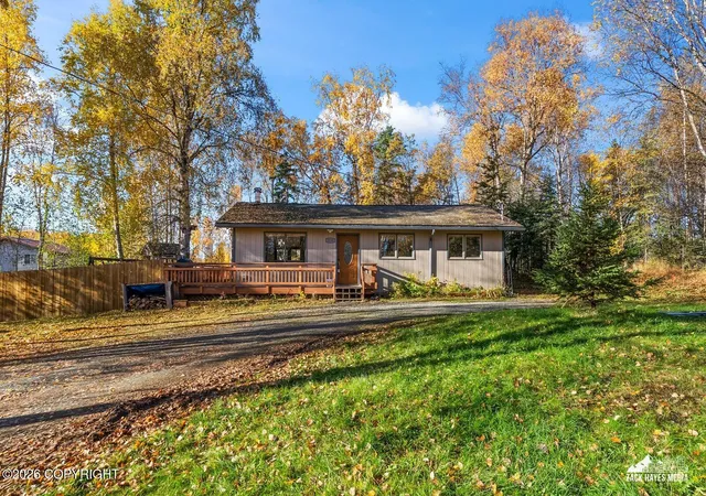 Photo 3 of Single family home for sale at 3150 N Edgewater Dr, Wasilla, AK 99623 | MLS# 26-12391 | Listing updated on 2026-10-16