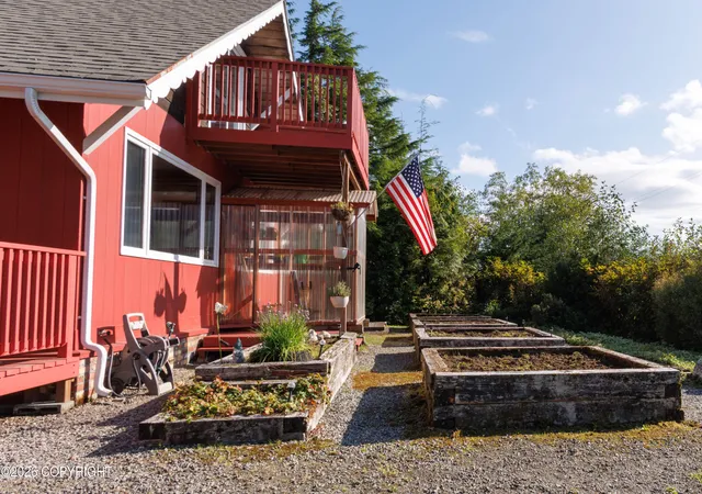 Photo 3 of Single family home for sale at 4834 N Tongass Hwy, Ketchikan, AK 99901 | MLS# 26-12529 | Listing updated on 2026-10-11