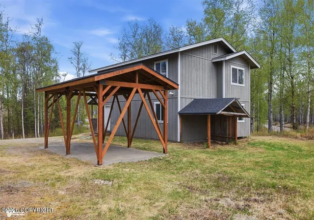 Photo 3 of Single family home for sale at 6005 N Little Rock Cir, Wasilla, AK 99654 | MLS# 26-12574 | Listing updated on 2026-10-27
