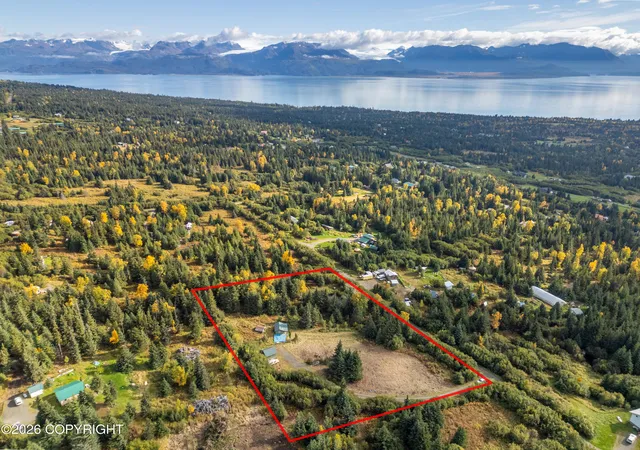 Photo 2 of Single family home for sale at 54908 Wilshire Dr, Homer, AK 99603 | MLS# 26-12601 | Listing updated on 2026-10-01