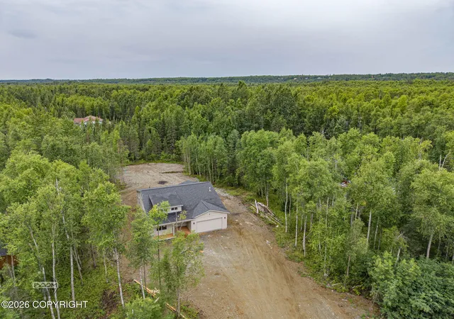 Photo 3 of Sale Pending at 7662 S Fiskari Dr, Wasilla, AK 99623 | MLS# 26-12898 | Listing updated on 2026-10-12