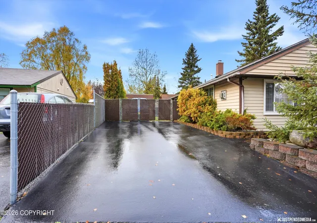 Photo 3 of Single family home for sale at 2132 Sunrise Dr, Anchorage, AK 99508 | MLS# 26-12833 | Listing updated on 2026-10-07