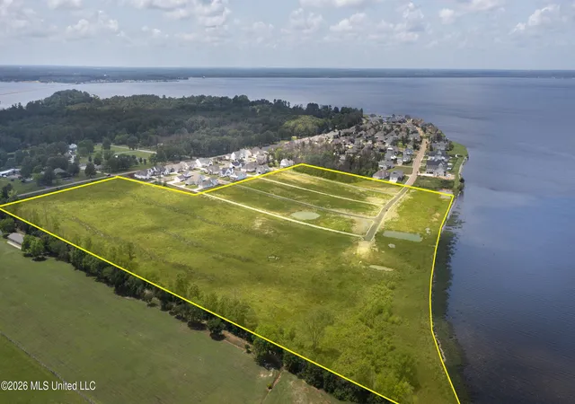 Photo 3 of Single family home for sale at 913 Bald Eagle Dr, Brandon, MS 39047 | MLS# 4120298 | Listing updated on 2026-09-04