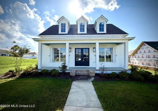 Photo 1 of Single family home for sale at 1013 Crepe Myrtle Dr, Brandon, MS 39047 | MLS# 4120412 | Listing updated on 2026-09-11