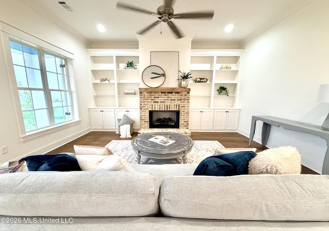 Photo 4 of Single family home for sale at 1013 Crepe Myrtle Dr, Brandon, MS 39047 | MLS# 4120412 | Listing updated on 2026-09-11