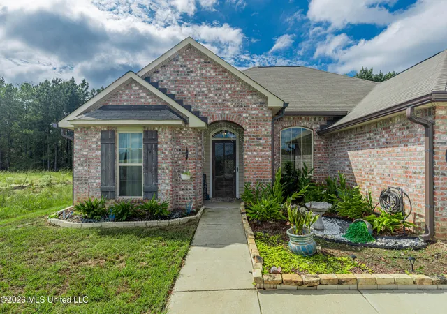 Photo 1 of Single family home for sale at 640 Statesman Dr, Byram, MS 39272 | MLS# 4132458 | Listing updated on 2026-10-12