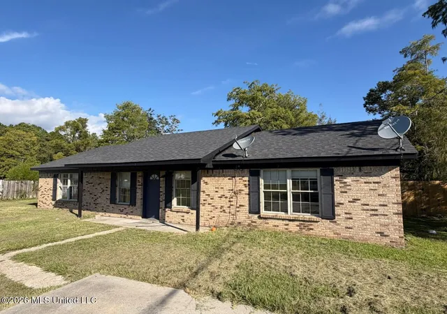 Photo 2 of Sale Pending at 3604 Harrison Dr, Gulfport, MS 39501 | MLS# 4133092 | Listing updated on 2026-10-12