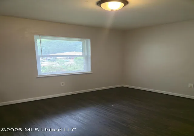 Photo 3 of Single family home for sale at 28 Dogwood Ct, Gulfport, MS 39501 | MLS# 4134284 | Listing updated on 2026-09-08