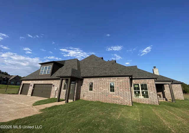 Photo 3 of Sale Pending at 321 Cedar Crst Cvs, Byhalia, MS 38611 | MLS# 4135273 | Listing updated on 2026-09-16