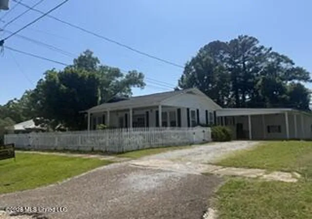 Photo 3 of Single family home for sale at 206 S Monroe St, Calhoun City, MS 38916 | MLS# 4139296 | Listing updated on 2026-10-04