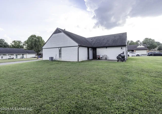 Photo 2 of Sale Pending at 10650 Stephenson Ln, Olive Branch, MS 38654 | MLS# 4161601 | Listing updated on 2026-09-17
