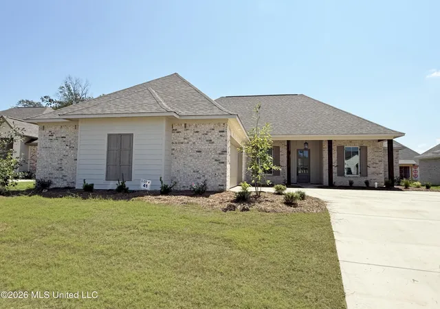 Photo 1 of Sale Pending at 304 Tremont Dr, Florence, MS 39073 | MLS# 4143541 | Listing updated on 2026-09-20