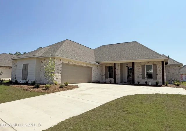 Photo 2 of Sale Pending at 304 Tremont Dr, Florence, MS 39073 | MLS# 4143541 | Listing updated on 2026-09-20