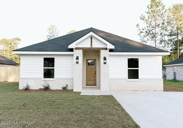 Photo 1 of Single family home for sale at 1808 Barracuda Dr, Gautier, MS 39553 | MLS# 4144014 | Listing updated on 2026-10-13