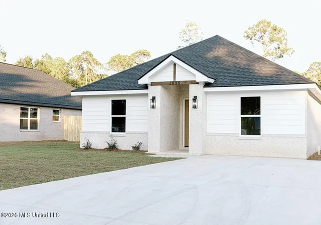 Photo 2 of Single family home for sale at 1808 Barracuda Dr, Gautier, MS 39553 | MLS# 4144014 | Listing updated on 2026-10-13