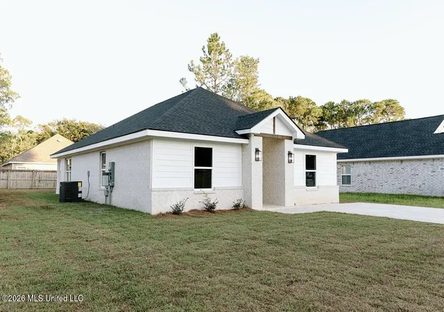 Photo 3 of Single family home for sale at 1808 Barracuda Dr, Gautier, MS 39553 | MLS# 4144014 | Listing updated on 2026-10-13