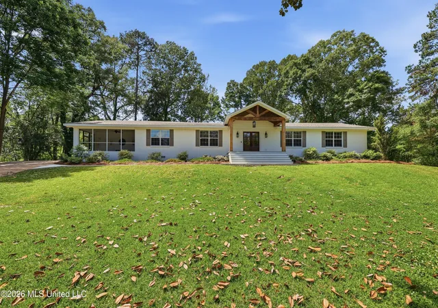 Photo 1 of Single family home for sale at 573 Clinton Tinnin Rd, Clinton, MS 39056 | MLS# 4163433 | Listing updated on 2026-10-08