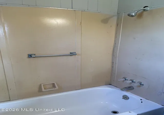 Photo 12 of Single family home for sale at 2011 Carrollton Ave, Greenwood, MS 38930 | MLS# 4147442 | Listing updated on 2026-09-08