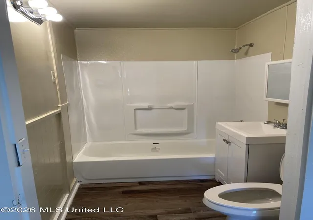 Photo 2 of Single family home for sale at 2011 Carrollton Ave, Greenwood, MS 38930 | MLS# 4147442 | Listing updated on 2026-09-08