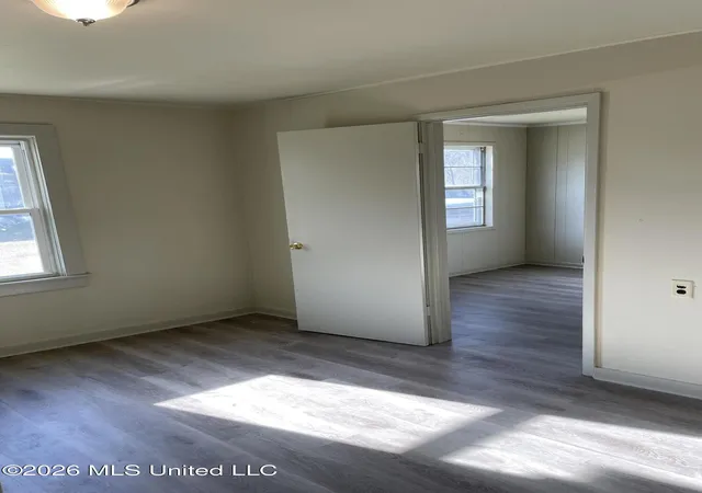 Photo 4 of Single family home for sale at 2011 Carrollton Ave, Greenwood, MS 38930 | MLS# 4147442 | Listing updated on 2026-09-08
