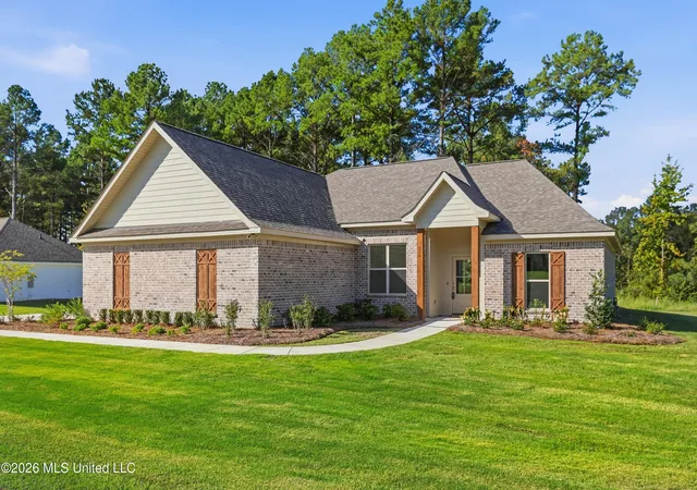 Photo 3 of Sale Pending at 214 New Hvn Ln, Brandon, MS 39042 | MLS# 4149166 | Listing updated on 2026-10-19