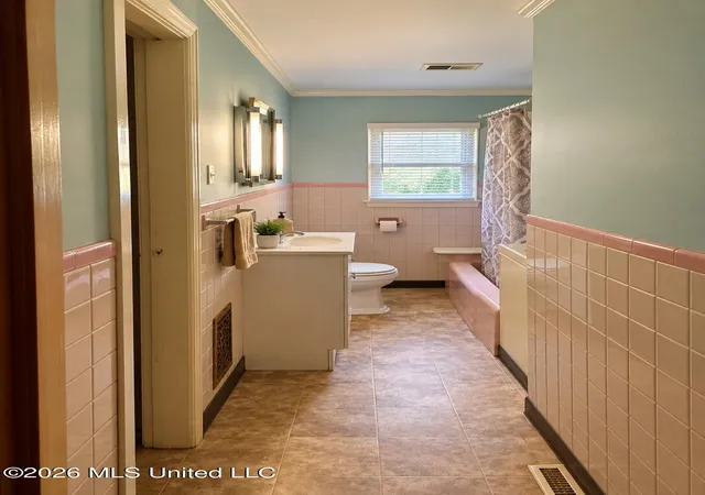 Photo 3 of Sale Pending at 175 Chatham Dr, Holly Springs, MS 38635 | MLS# 4150725 | Listing updated on 2026-10-24
