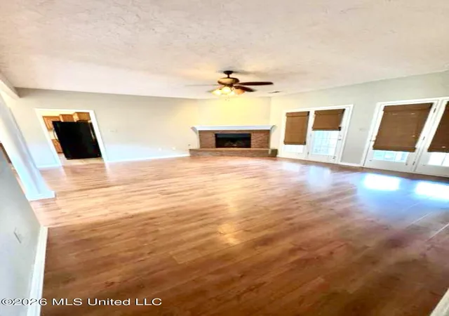 Photo 4 of Sale Pending at 4430 Summers Pl Dr, Olive Branch, MS 38654 | MLS# 4151237 | Listing updated on 2026-09-21