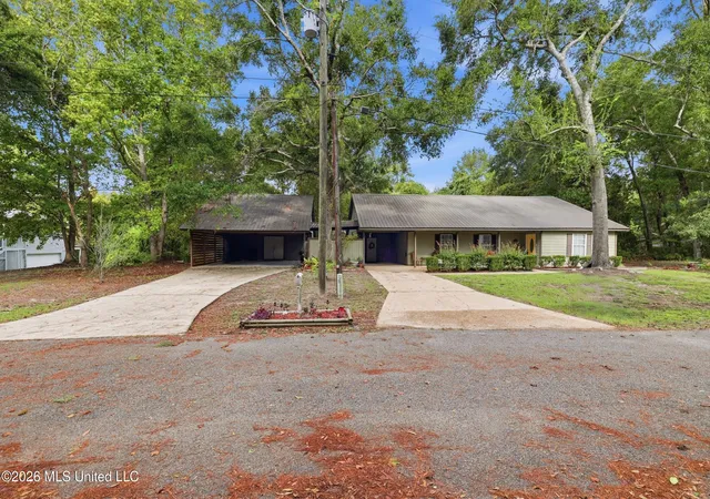 Photo 3 of Sale Pending at 1533 Albacore Ln, Gautier, MS 39553 | MLS# 4151851 | Listing updated on 2026-10-15
