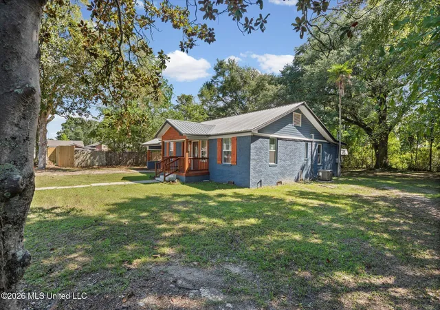 Photo 3 of Single family home for sale at 1808 Center St, Leakesville, MS 39451 | MLS# 4157613 | Listing updated on 2026-09-09