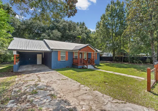 Photo 3 of Single family home for sale at 1808 Center St, Leakesville, MS 39451 | MLS# 4157613 | Listing updated on 2026-09-09