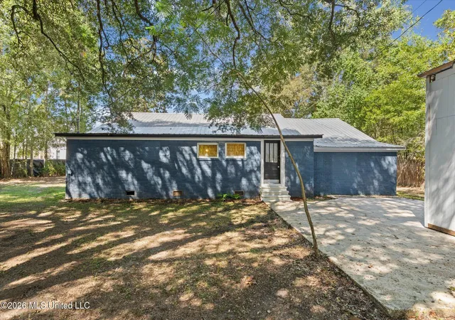 Photo 4 of Single family home for sale at 1808 Center St, Leakesville, MS 39451 | MLS# 4157613 | Listing updated on 2026-09-09