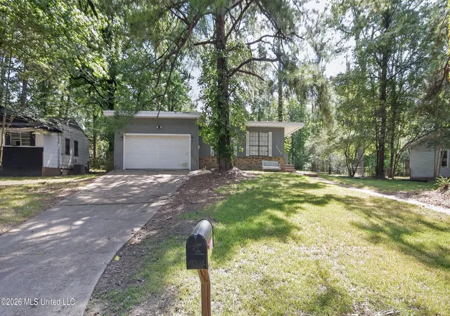Photo 1 of Single family home for sale at 2722 Pinedale St, Jackson, MS 39204 | MLS# 4161860 | Listing updated on 2026-09-10