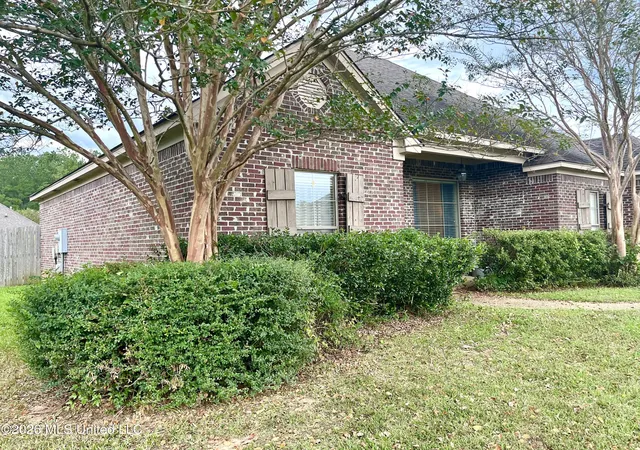 Photo 2 of Single family home for sale at 211 Tucker Dr, Brandon, MS 39042 | MLS# 4152756 | Listing updated on 2026-09-11
