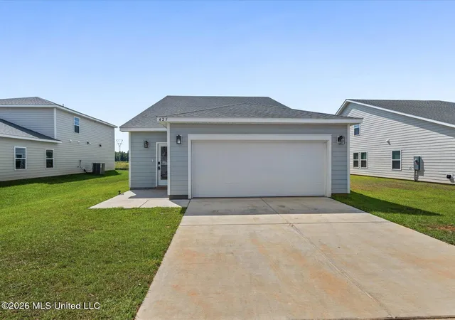 Photo 4 of Single family home for sale at 425 Pimento Cir, Ocean Springs, MS 39564 | MLS# 4152971 | Listing updated on 2026-10-01