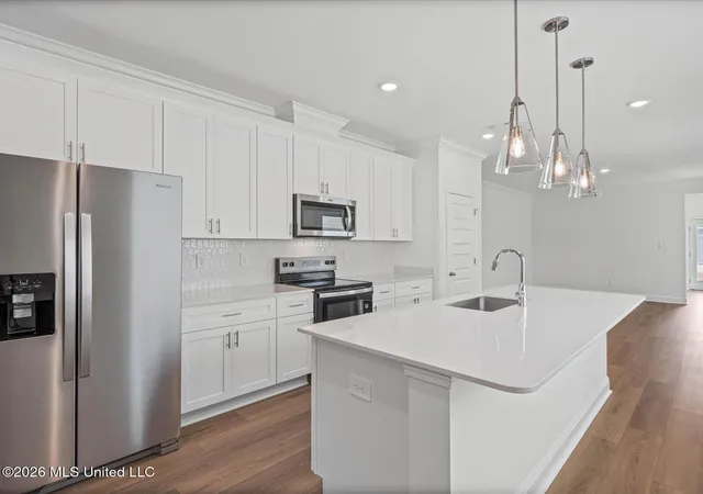 Photo 2 of Single family home for sale at 404 Pimento Cir, Ocean Springs, MS 39564 | MLS# 4152975 | Listing updated on 2026-10-19