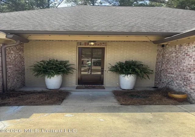 Photo 3 of Single family home for sale at 105 Kings Xing, Canton, MS 39046 | MLS# 4161098 | Listing updated on 2026-10-09