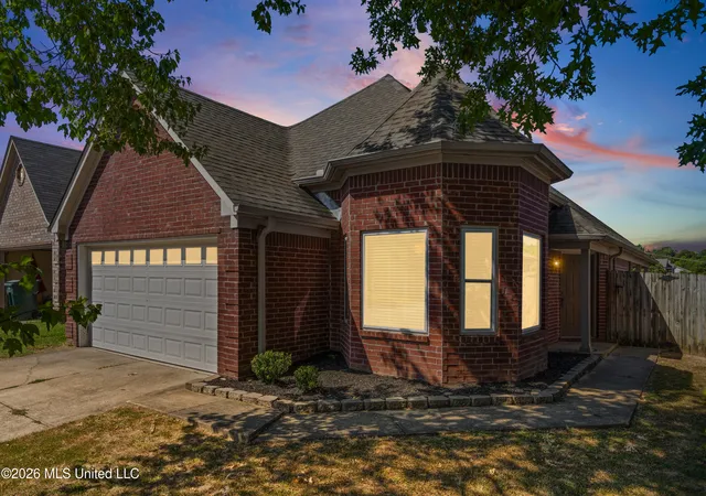 Photo 2 of Sale Pending at 5967 Alexandria Ln, Southaven, MS 38671 | MLS# 4161264 | Listing updated on 2026-09-06