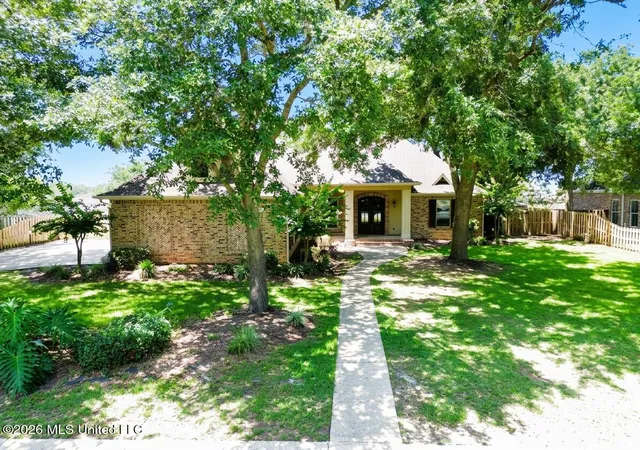 Photo 1 of Single family home for sale at 3024 Oakleigh Cir, Ocean Springs, MS 39564 | MLS# 4154220 | Listing updated on 2026-10-13