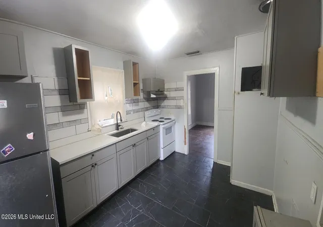 Photo 3 of Single family home for sale at 1681 Vine St, Biloxi, MS 39531 | MLS# 4156127 | Listing updated on 2026-10-14