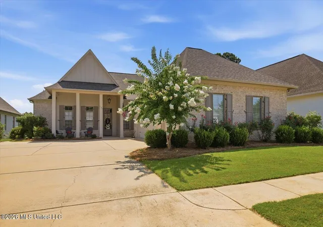 Photo 1 of Sale Pending at 124 Greenway Ln, Madison, MS 39110 | MLS# 4162071 | Listing updated on 2026-09-16