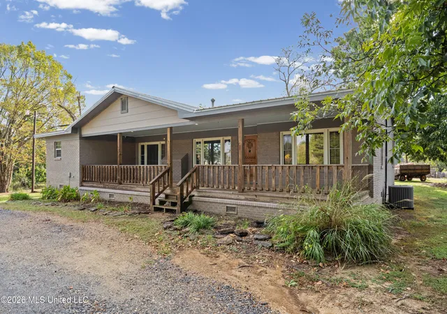 Photo 2 of Sale Pending at 718 Mount Zion Rd, Byhalia, MS 38611 | MLS# 4162624 | Listing updated on 2026-10-19