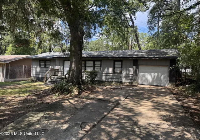Photo 2 of Single family home for sale at 742 Kensington Pl, Jackson, MS 39206 | MLS# 4155172 | Listing updated on 2026-09-04