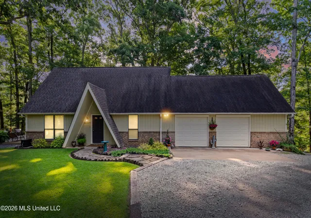 Photo 2 of Sale Pending at 2146 Jaybird Rd, Hernando, MS 38632 | MLS# 4165021 | Listing updated on 2026-10-11
