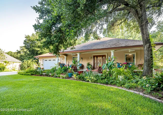Photo 3 of Sale Pending at 12 Gulfview Dr, Ocean Springs, MS 39564 | MLS# 4163148 | Listing updated on 2026-09-27