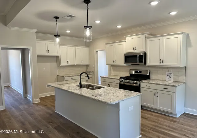 Photo 2 of Single family home for sale at 888 Hazelwood Dr, Lake Cormorant, MS 38641 | MLS# 4158858 | Listing updated on 2026-09-21